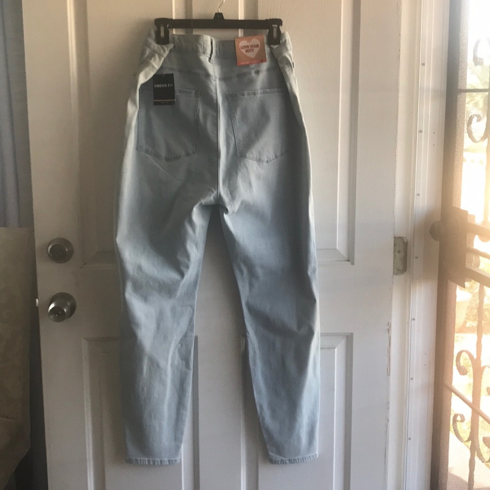 Jeans - Picture 2 of 4